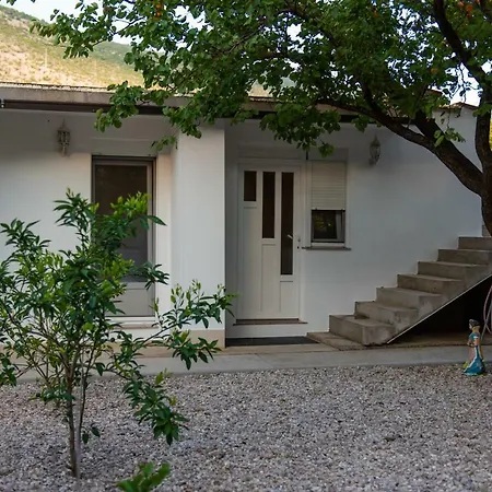 Astra Apartment *